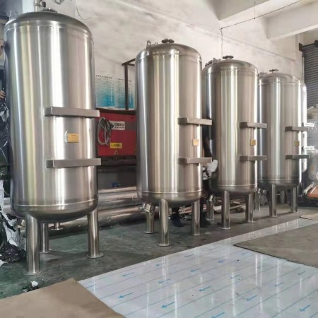 304/316不銹鋼多介質(zhì)過濾罐